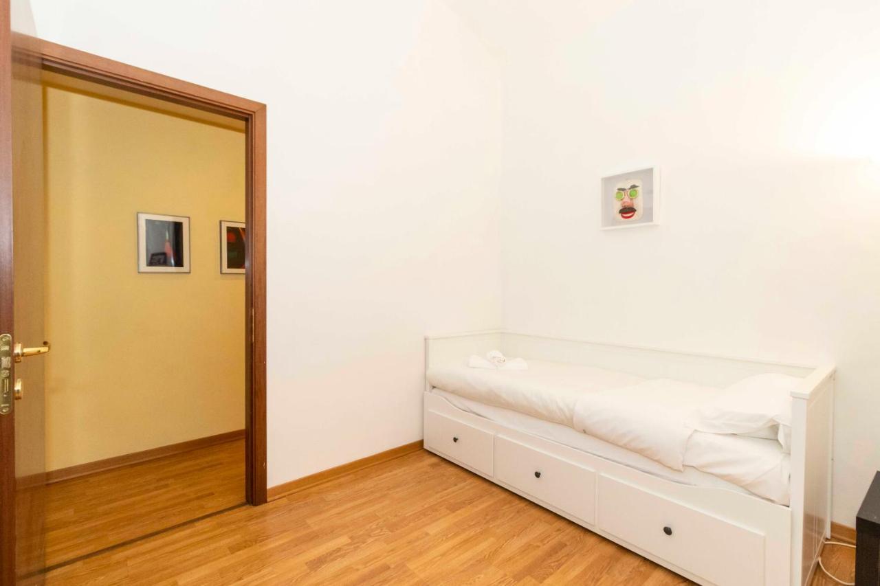 Porta Nuova & San Salvario Roomy Flat تورينو المظهر الخارجي الصورة