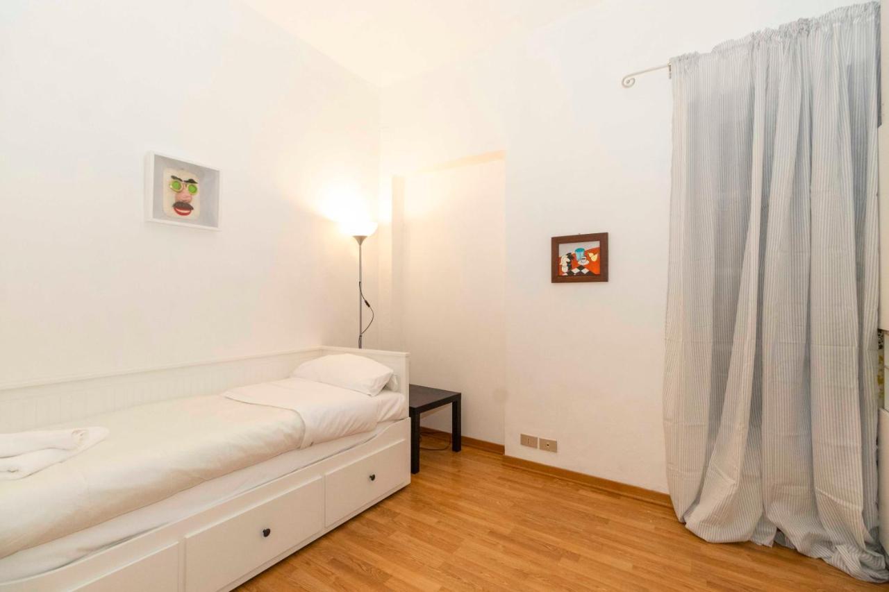 Porta Nuova & San Salvario Roomy Flat تورينو المظهر الخارجي الصورة