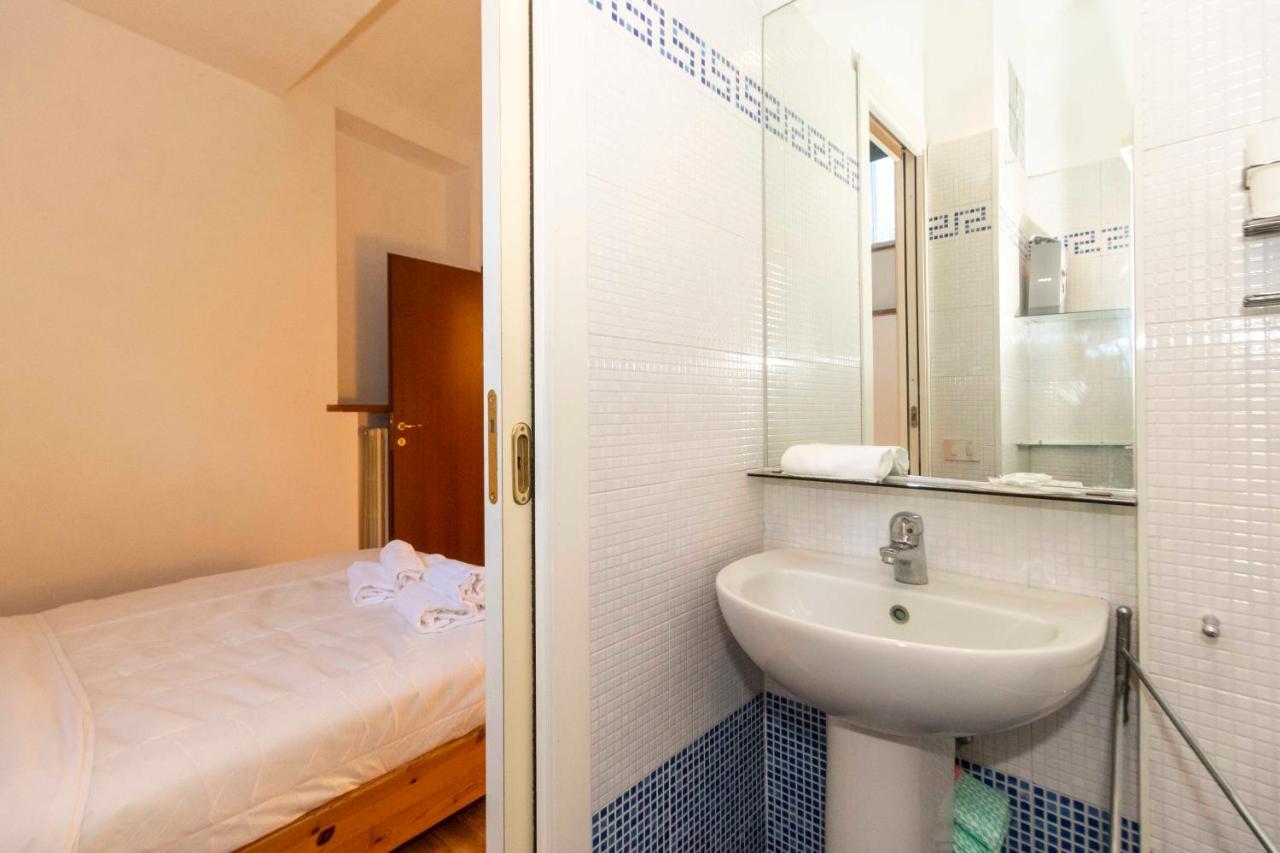 Porta Nuova & San Salvario Roomy Flat تورينو المظهر الخارجي الصورة